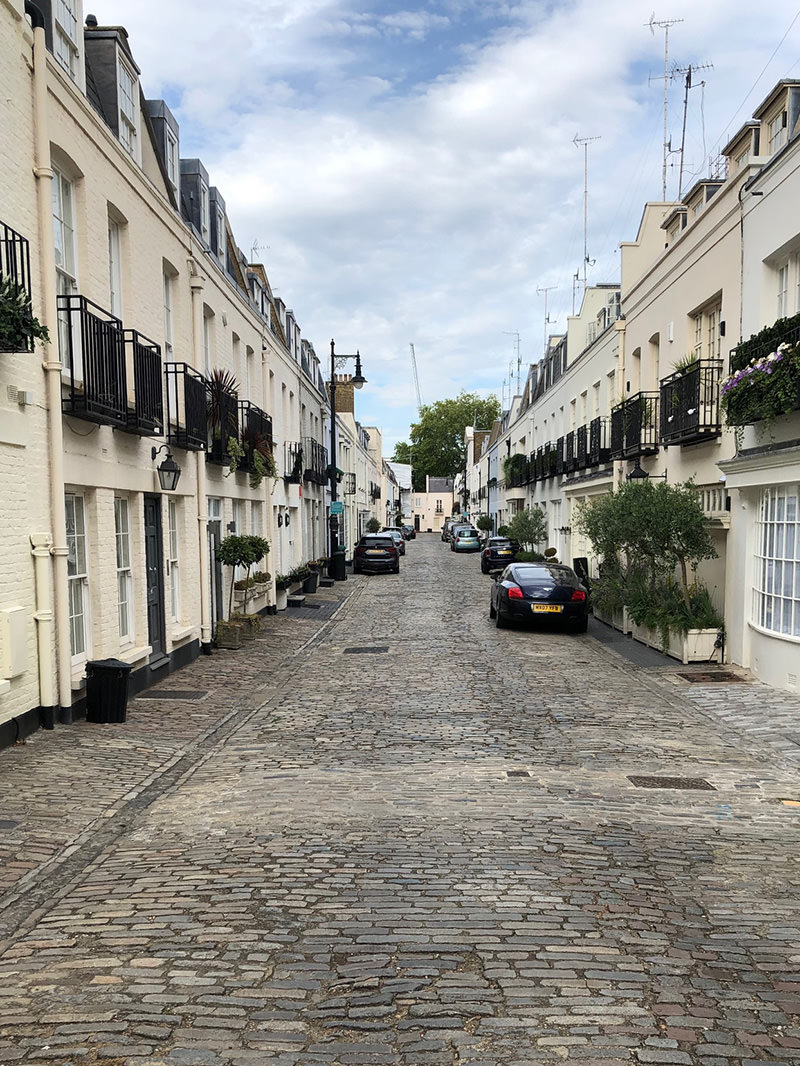 Belgravia’s Historic Pubs Walk Walking Tour